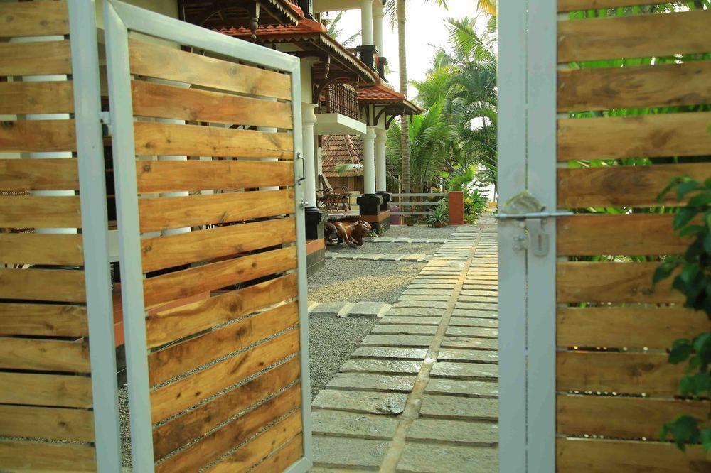 Woodhouse Beach Resort Varkala Bagian luar foto