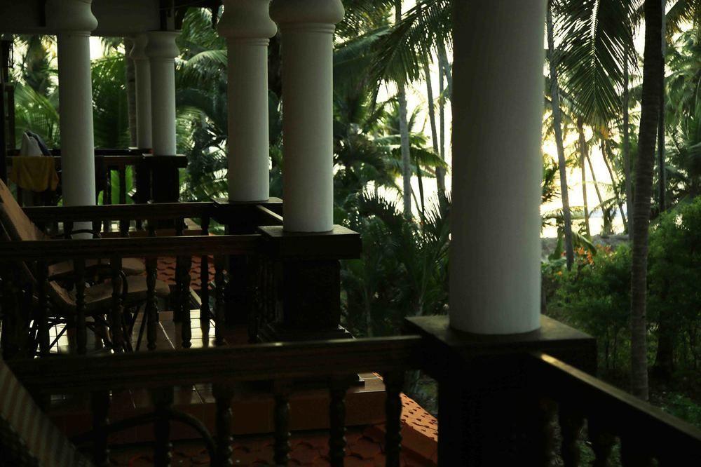 Woodhouse Beach Resort Varkala Bagian luar foto