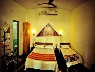 Woodhouse Beach Resort Varkala Bagian luar foto